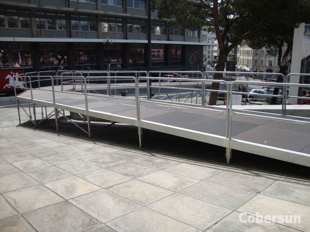 Estrados e Pisos técnicos para eventos - Cobersun