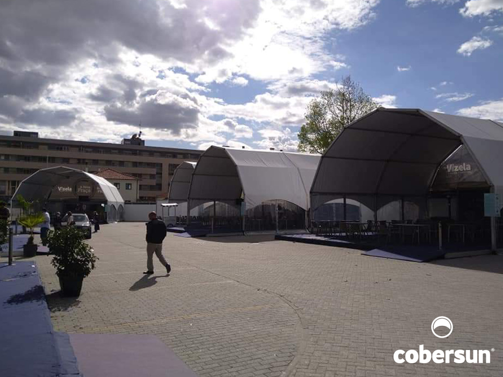 Tenda para eventos, recintos desportivos e cobertura de palcos formato Iglo - Cobersun